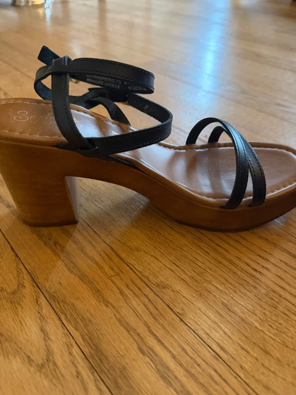 Seychelles Black Leather Strappy Ankle Sandals - Picture 4 of 4